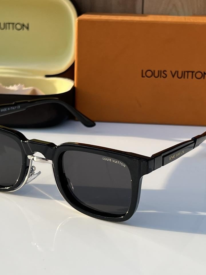 Louis Vuitton Black 1008
