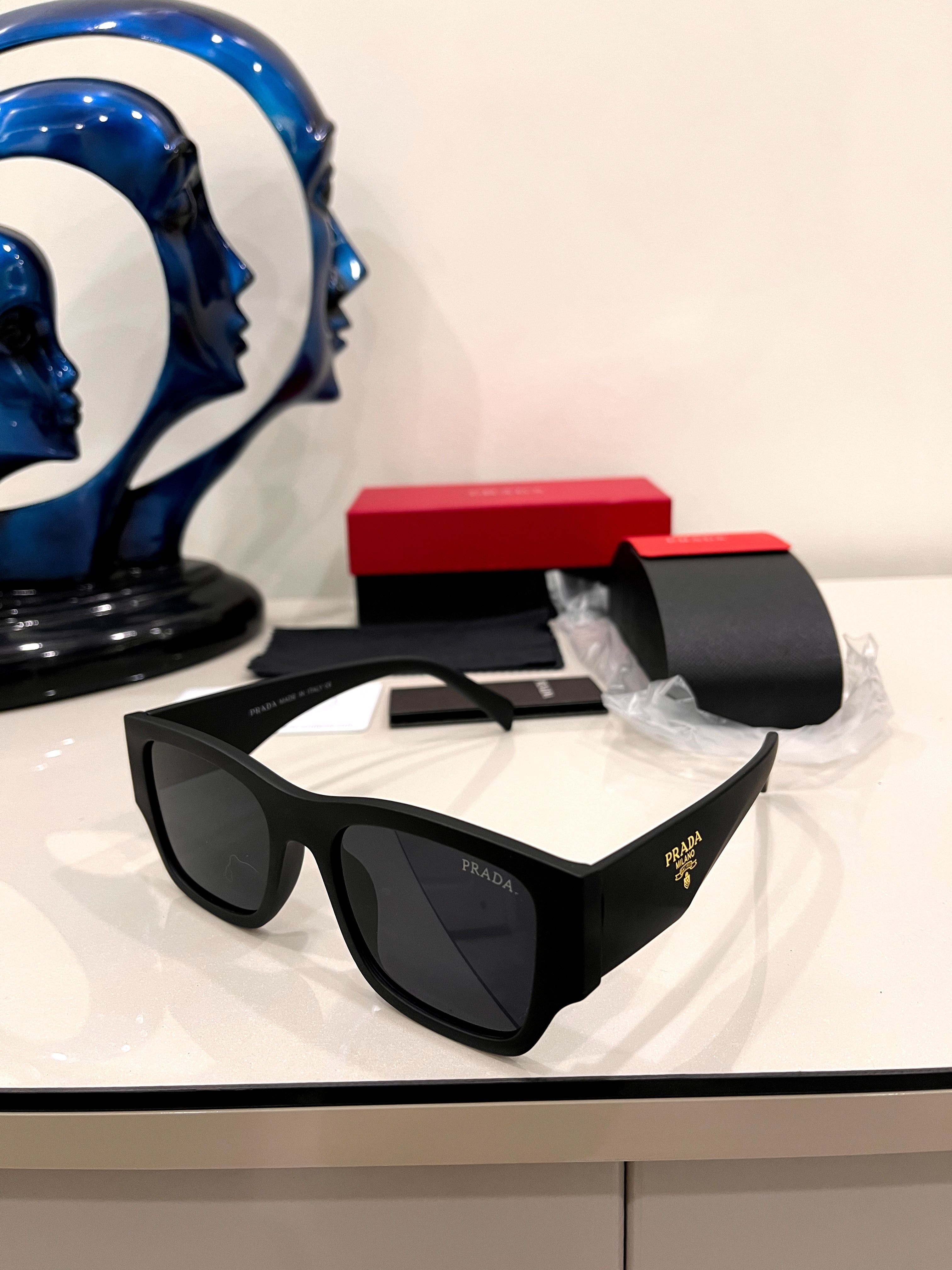 Prad/a mi/ano unisex sunglass in black