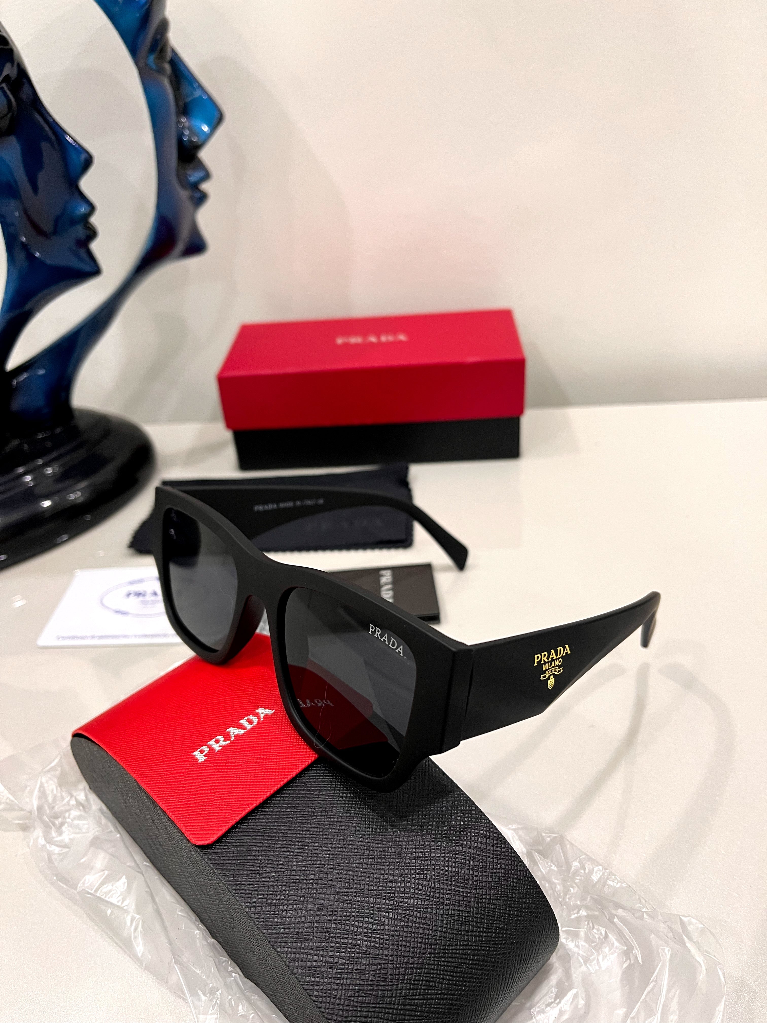 Prad/a mi/ano unisex sunglass in black